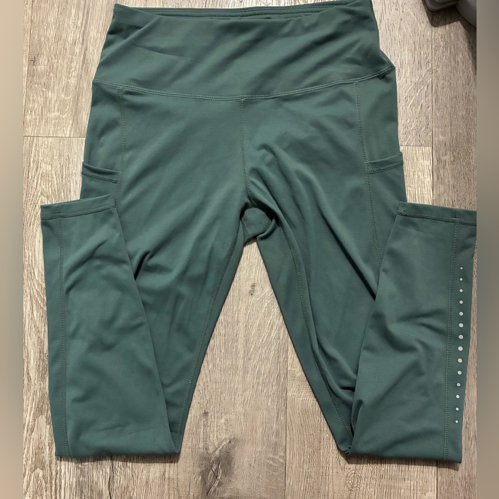 Stylish Dark Green High-Waisted Leggings